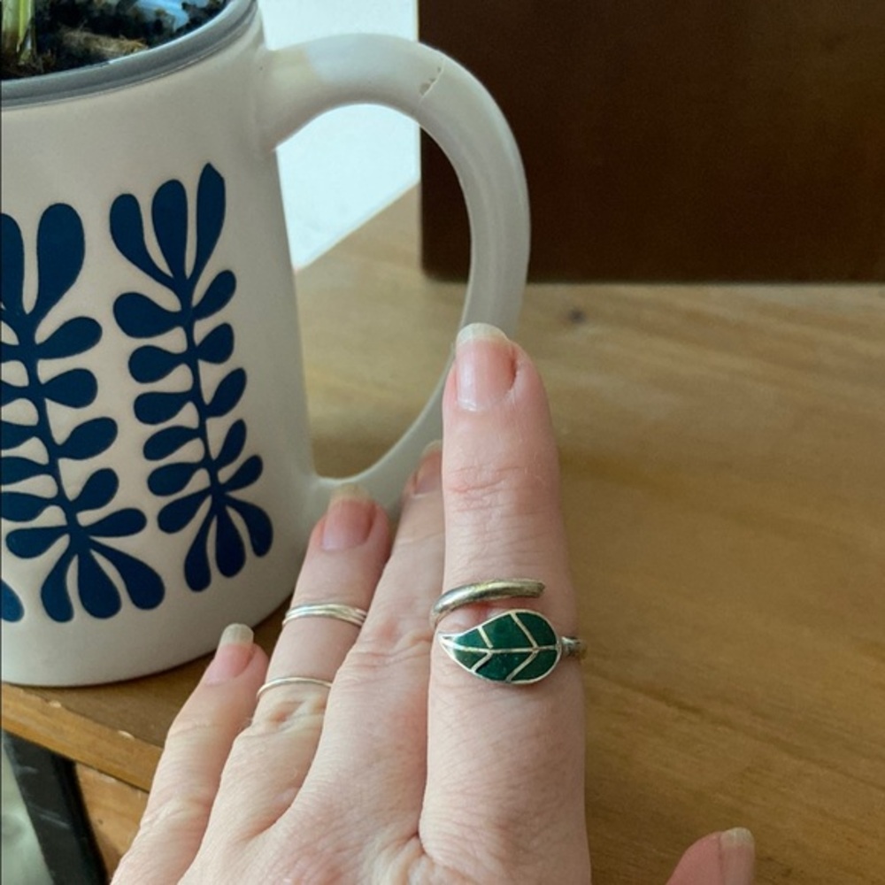 Peruvian made sterling silver adjustable ring with green leaf malachite …